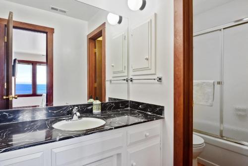 Lakeshore Terrace Delight