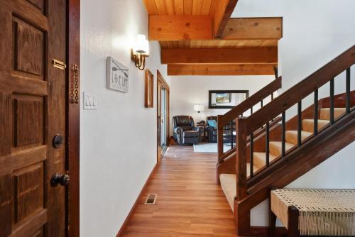 Lakeshore Terrace Delight