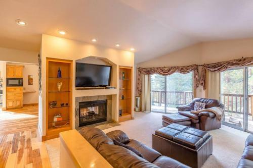 Beautiful 3500sf Lake Tahoe Home W/ Open Layout