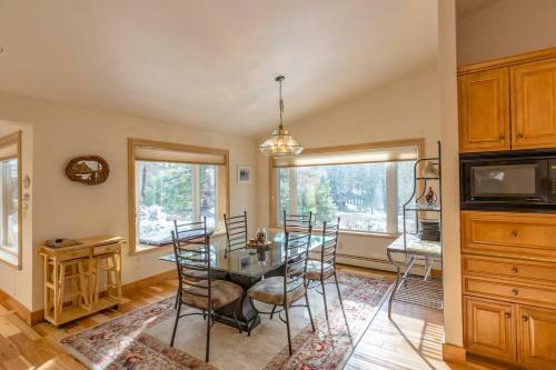 Beautiful 3500sf Lake Tahoe Home W/ Open Layout