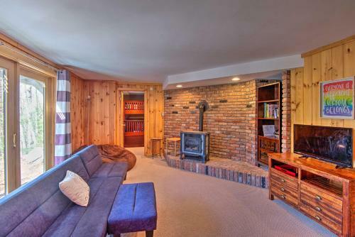 Wooded Waterfront Grantham Home Less Than 10 Mi To Ski!