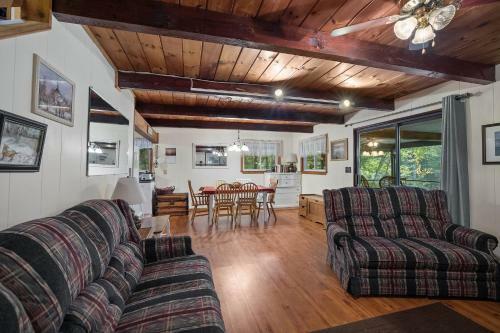 Cozy Home Retreat! At Lake Winnipesaukee