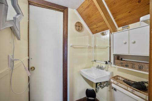 Cozy Home Retreat! At Lake Winnipesaukee