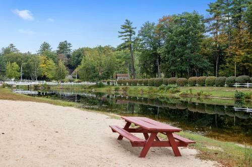 Cozy Home Retreat! At Lake Winnipesaukee