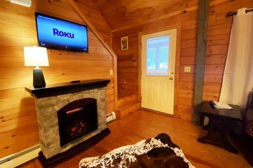 Pinewood Lodge Cozy Pet Friendly Log Cabin