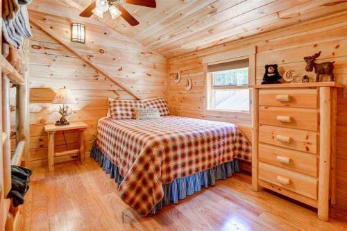 Oe Beautiful Modern Log Home On 17 Acres, Private, Views, Fire Pit, Ping Pong, AC