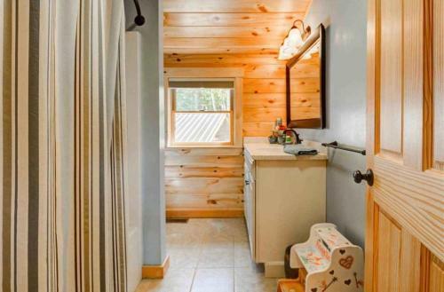 Oe Beautiful Modern Log Home On 17 Acres, Private, Views, Fire Pit, Ping Pong, AC