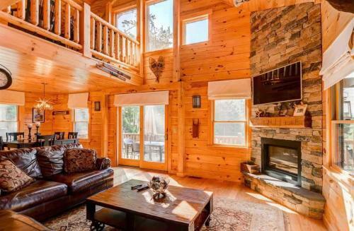 Oe Beautiful Modern Log Home On 17 Acres, Private, Views, Fire Pit, Ping Pong, AC