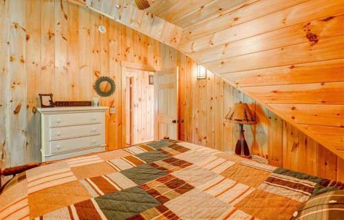 Oe Beautiful Modern Log Home On 17 Acres, Private, Views, Fire Pit, Ping Pong, AC