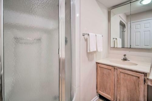 Apartamento Seabreeze Condo With Fireplace, Close To Beach!