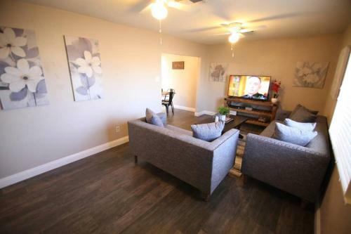 Charming 2 Bedroom House