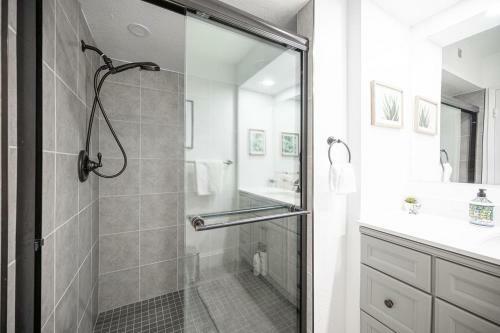Lux Escape 6br, 3ba, Pool, Spa And Mini Golf 31 Days Only