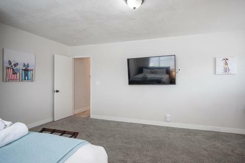Lux Escape 6br, 3ba, Pool, Spa And Mini Golf 31 Days Only