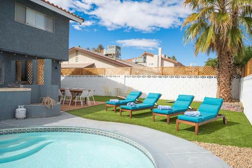 Lux Escape 6br, 3ba, Pool, Spa And Mini Golf 31 Days Only