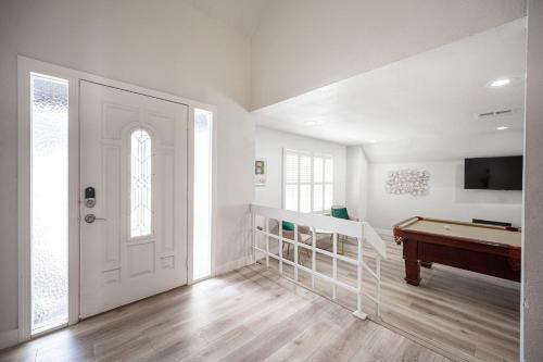 Lux Escape 6br, 3ba, Pool, Spa And Mini Golf 31 Days Only