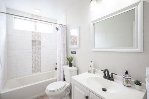 Lux Escape 6br, 3ba, Pool, Spa And Mini Golf 31 Days Only