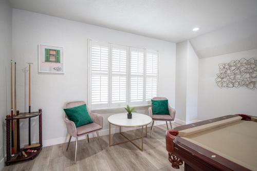 Lux Escape 6br, 3ba, Pool, Spa And Mini Golf 31 Days Only