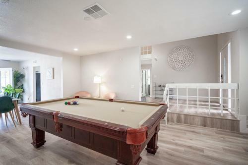 Lux Escape 6br, 3ba, Pool, Spa And Mini Golf 31 Days Only