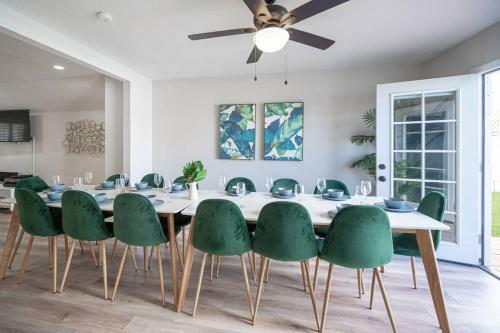 Lux Escape 6br, 3ba, Pool, Spa And Mini Golf 31 Days Only