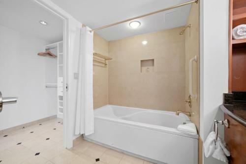 Apartamento 2br Condo On The Boardwalk With 3 Baths Cozysuites