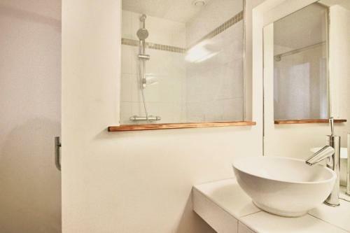 Apartamento Atypical Loft In "caserne de Bonne" Area ! #ba