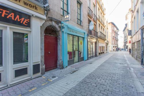 Apartamento Nice Little Renovated Studio-last Floor-hypercenter-very Quiet #bz