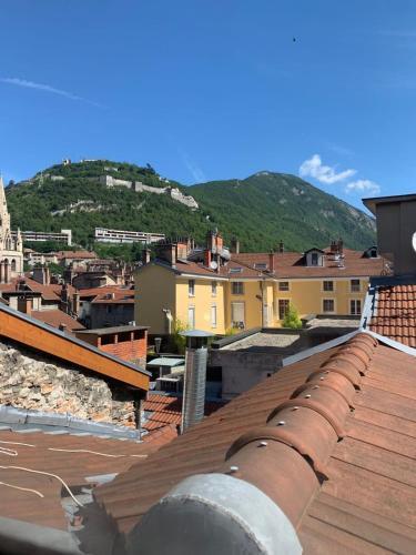 Apartamento Nice Little Renovated Studio-last Floor-hypercenter-very Quiet #bz