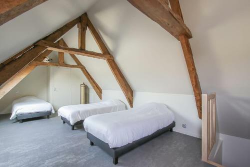 G�te de L'ardoisier The Slaty Place