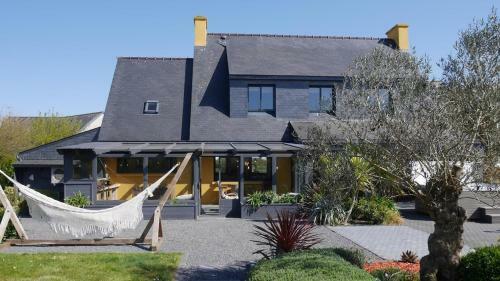 Holiday Home Guiss�ny - Bre05111a-f