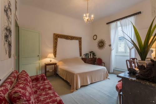 Hostal Chateau D'estrac