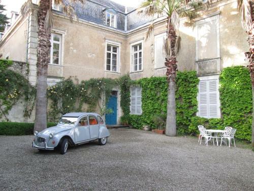 Hostal Chateau D'estrac
