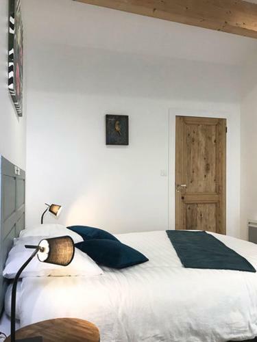 Hostal � Joly Valois