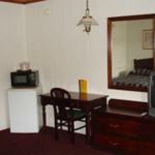 Washington & Lee Motel