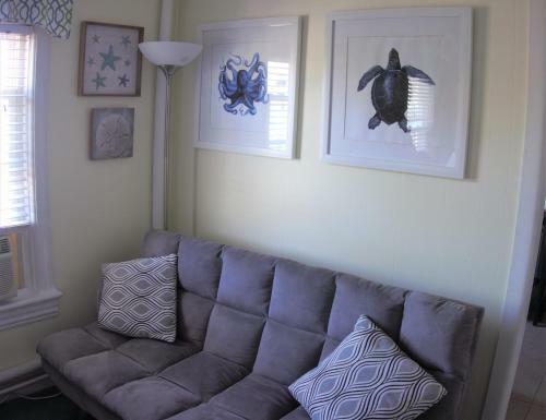 The Allenhurst, Apartment #18 - Bright Queen Studio With Bathroom, Kitchen, And Work Area