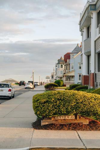 The Allenhurst, Apartment #18 - Bright Queen Studio With Bathroom, Kitchen, And Work Area