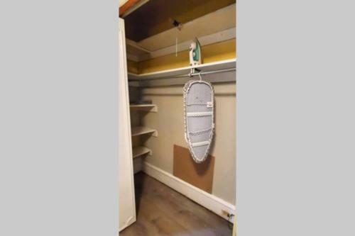 3 Bdrm Apartment With 6 Beds, Pet Friendly, 2 Blocks To Beach