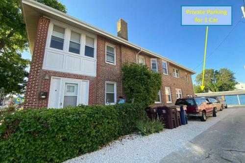 3 Bdrm Apartment With 6 Beds, Pet Friendly, 2 Blocks To Beach