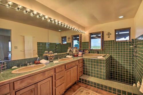 Santa Fe Retreat With Majestic Mountain Views!