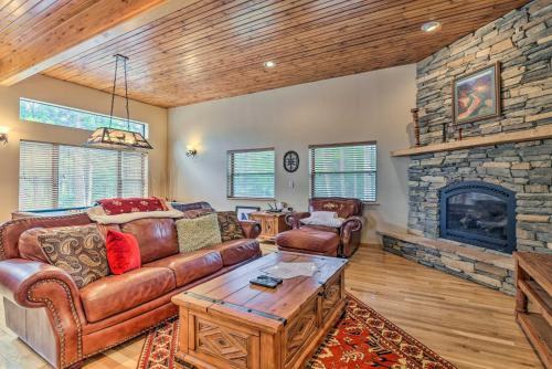 Spacious Retreat Less Than 5 Mi To Angel Fire Resort!