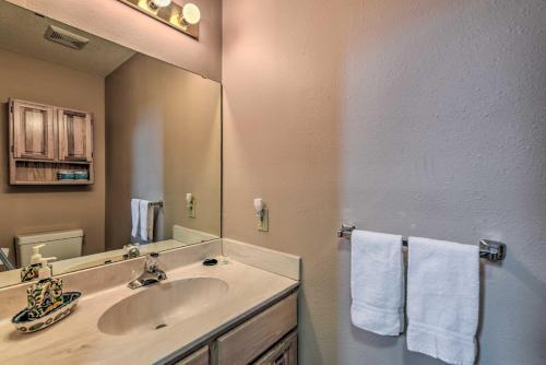 Spacious Retreat Less Than 5 Mi To Angel Fire Resort!