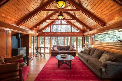 Corkins Lodge
