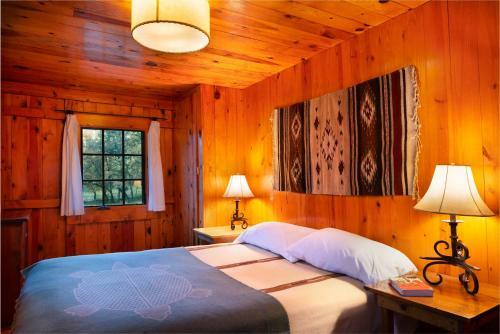 Corkins Lodge