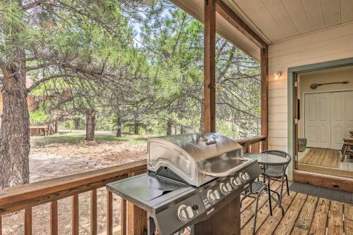 Charming Cloudcroft Cabin With Deck And Mtn Views