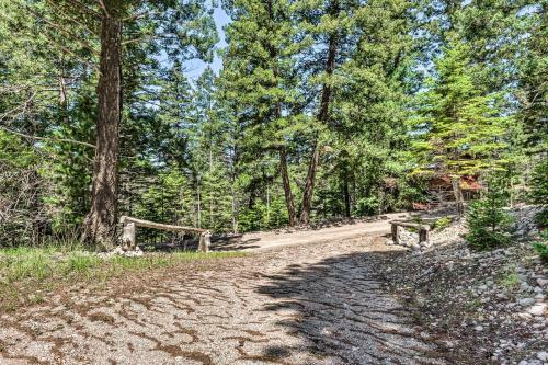 Peaceful And Private Cloudcroft Cabin With Deck