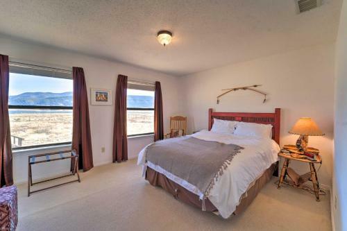 Hideaway With Sweeping Eagle Nest Lake Views!