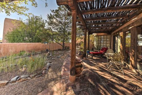 El Prado Home With Hot Tub, Panoramic Mtn Views