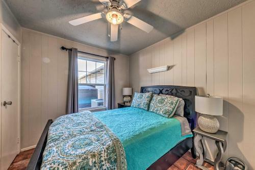 Spacious And Secluded Captain Getaway With Patio!