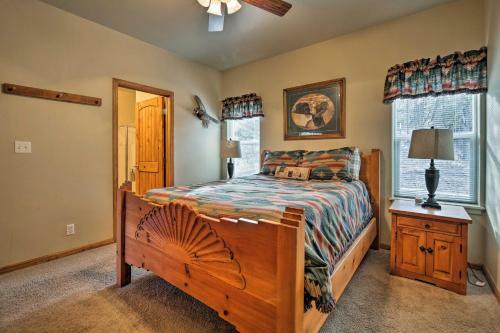 Cozy Ski Cabin With Deck Near Taos Ski Valley!