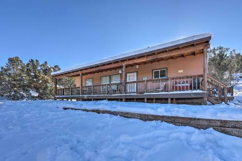 Cozy Ski Cabin With Deck Near Taos Ski Valley!