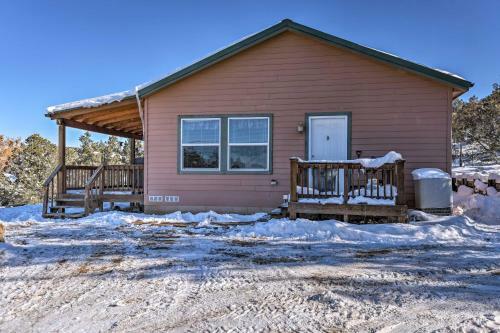 Cozy Ski Cabin With Deck Near Taos Ski Valley!